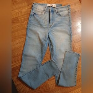 NWT HOLLISTER JEANS.  Super Skinny, High Rise.  Womens.  Size 26x29.  Light Wash